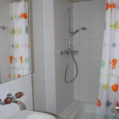 Family-apartment Du Apartamento Iseltwald